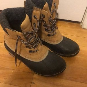 Sorel women’s Slimpack lace boot (size 7)